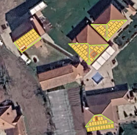 Реален проект във VAN-ENERGY Solar Planner: сателитна карта с отделни покривни скатове и планирани фотоволтаични панели.